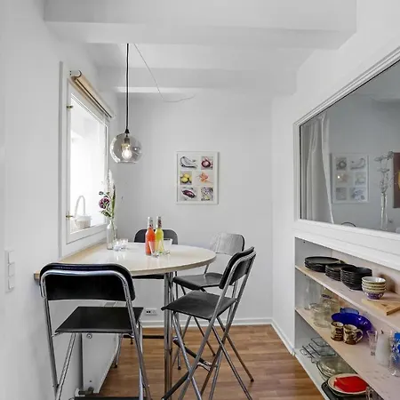 Apartment 2 Bedroom Beautiful In *