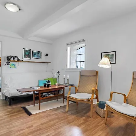 2 Bedroom Beautiful In Apartment *