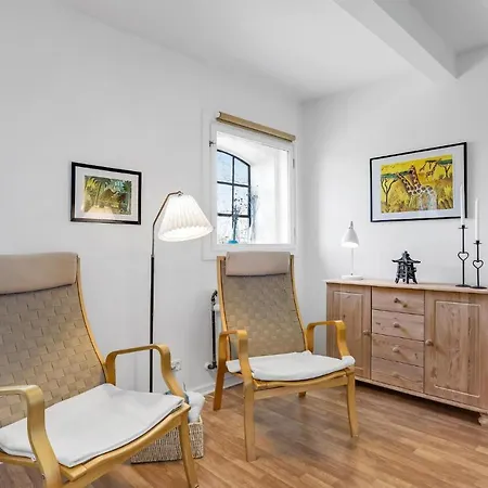 2 Bedroom Beautiful In Apartment