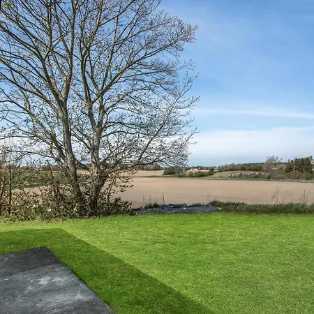 Apartment 2 Bedroom Beautiful In Rønne
